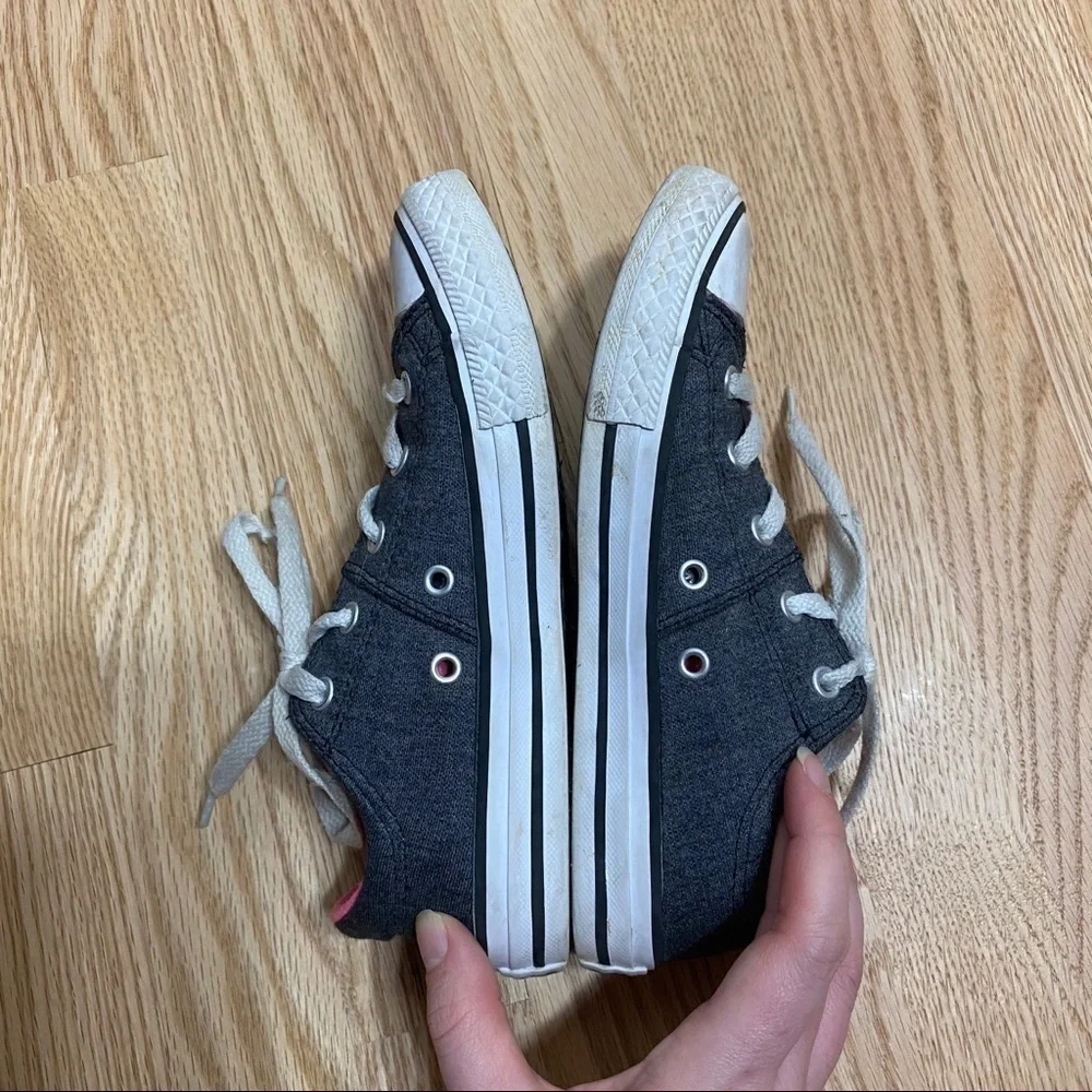 Converse Dark Gray Pink Lace Up Sneaker Sz 2